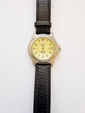 Vintage Swiss Army Watch Yellow Dial Leather Strap 36mm Runs
